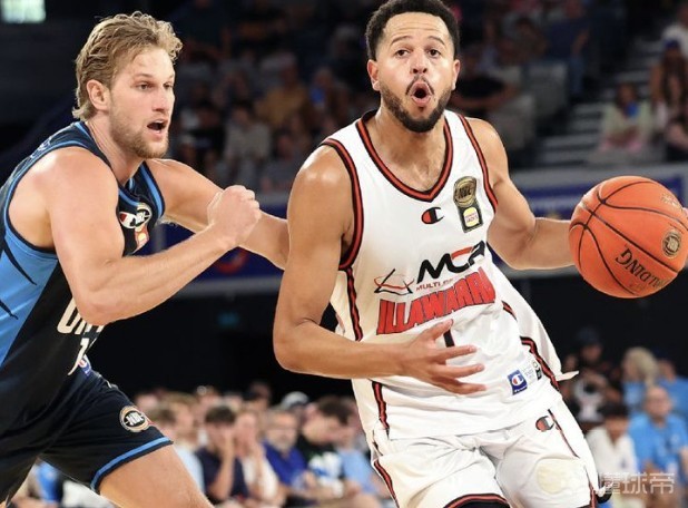 辽宁外援哈维与NBL老鹰队续约两年，此前已获得澳大利亚国籍