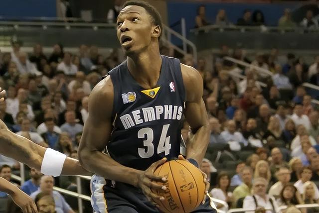 塔比特：他在NBA是“水货榜眼” 但在祖国则是篮球先行者和偶像